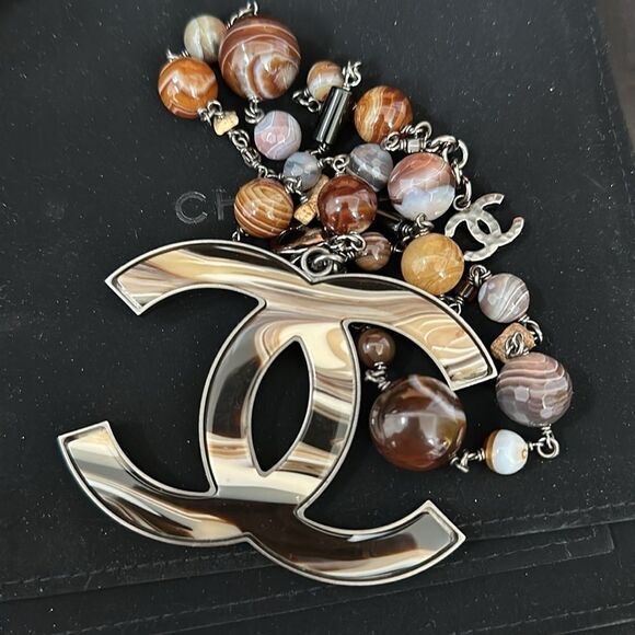 Chanel 'Afloat on an Iceberg' XL CC Necklace - Picture 7 of 11